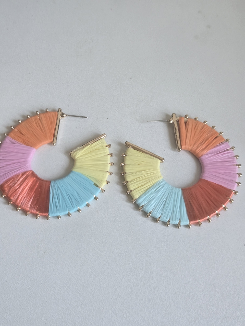 Colorblock Raffia Hoop Earrings - Multi-Color - Picture 2 of 3